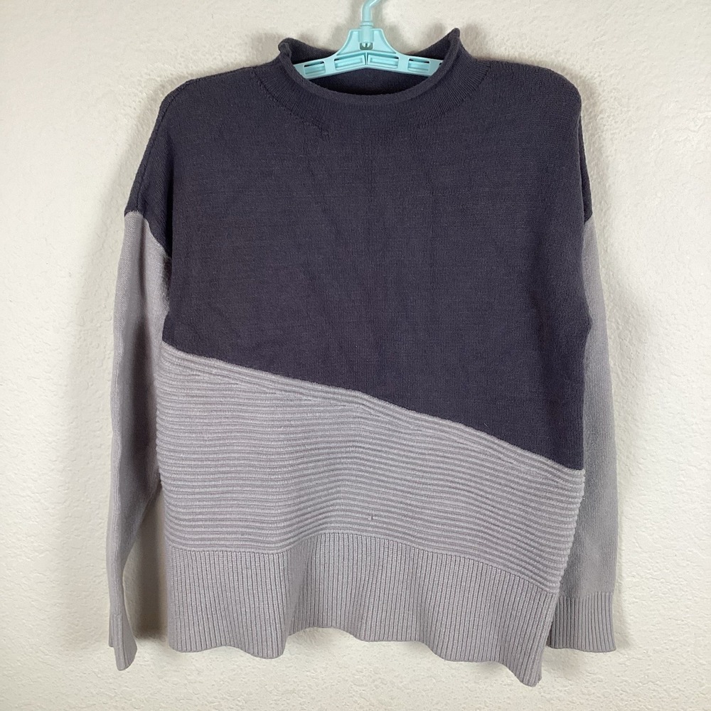 Belle Belldini Womens Sweater Sz M Medium Pullover Long Sleeve Tiny Hole Good